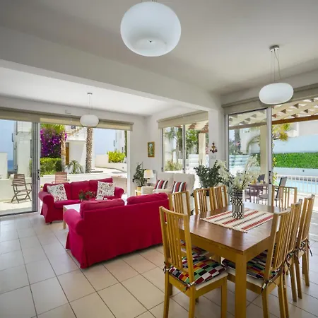 Villa Asteria By The Sea