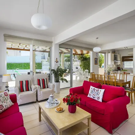 Villa Asteria By The Sea
