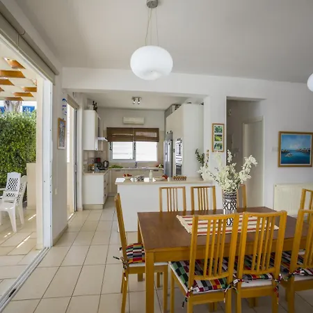 Villa Asteria By The Sea Protaras